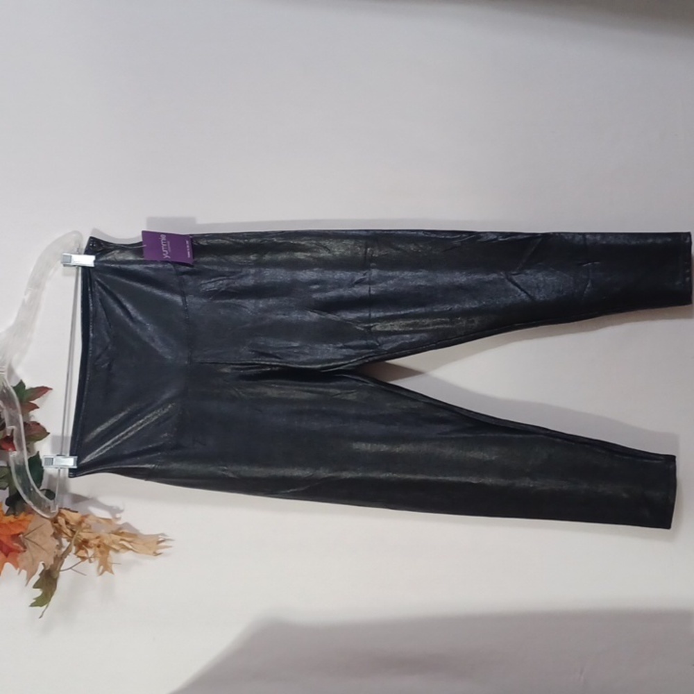 YUMMIE LEGGINS SIZE XL BLACK PEBBLE LEATHER SUPER SOFT STRECH NEW